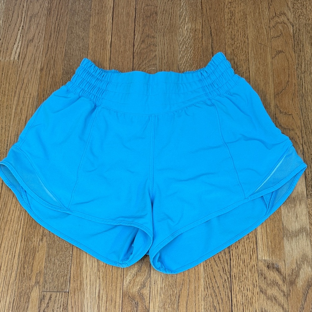 Lululemon Hotty Hot High Rise Lined 2.5"- Size 2